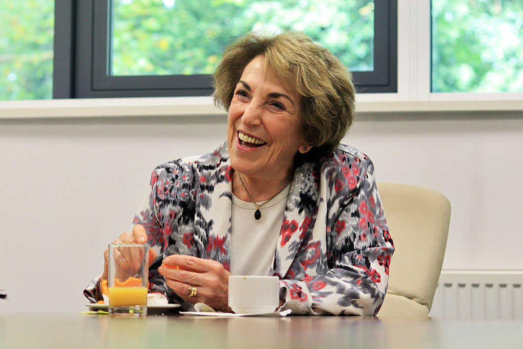Photograph of Edwina Curry eating lunch