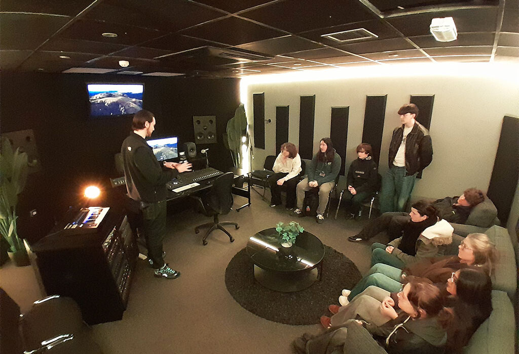 Photograph of students at Sprit Studios